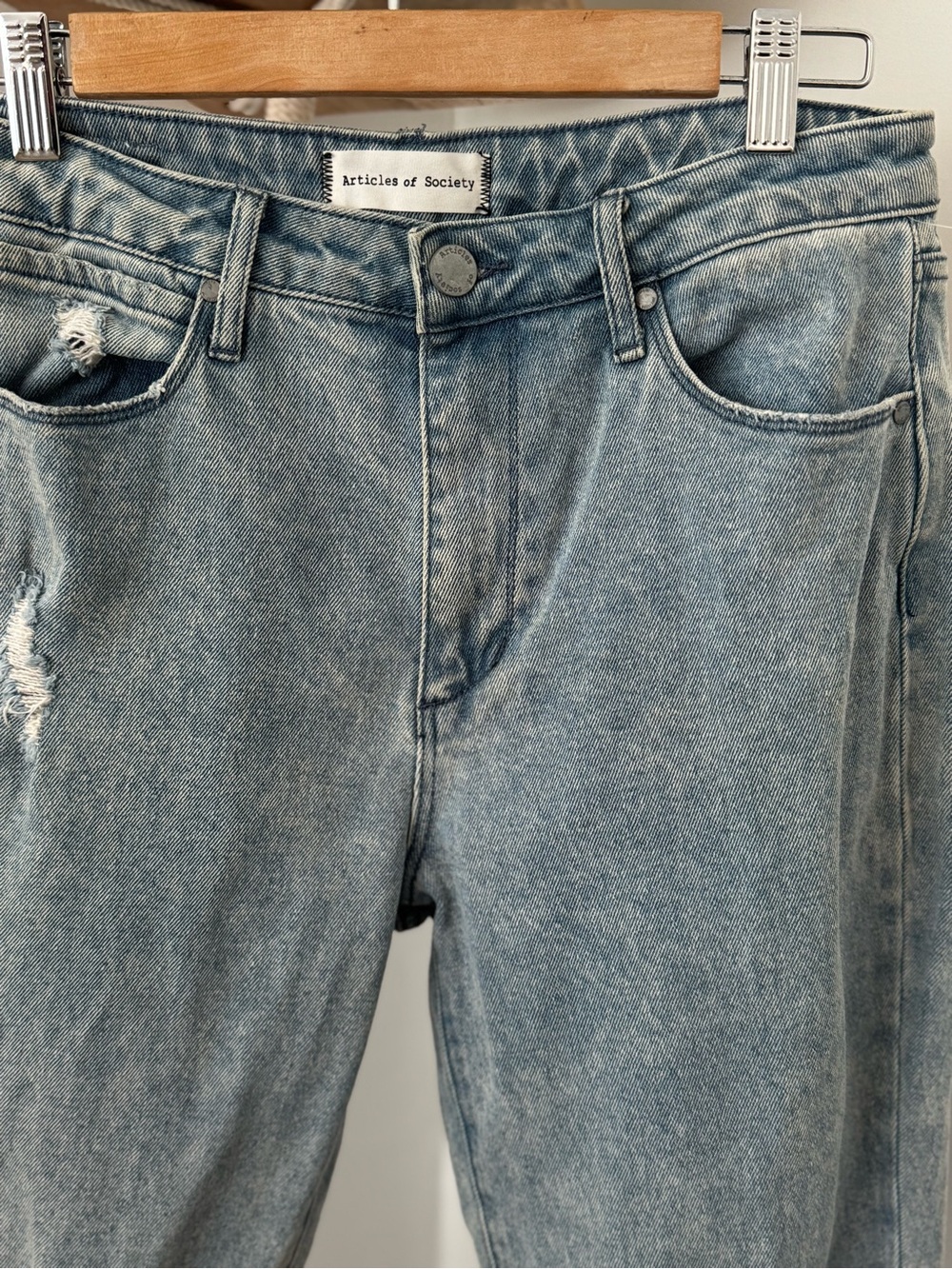 Articles of Society Distressed Cropped Jeans Size 26 Light Wash Raw Hem Denim - Picture 3 of 10
